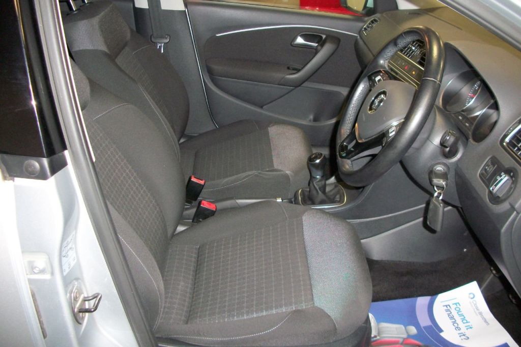 Used Volkswagen Polo 2016 for sale - 77226272: Photo 2