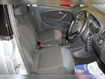 Used Volkswagen Polo 2016 for sale - 77226272: Photo