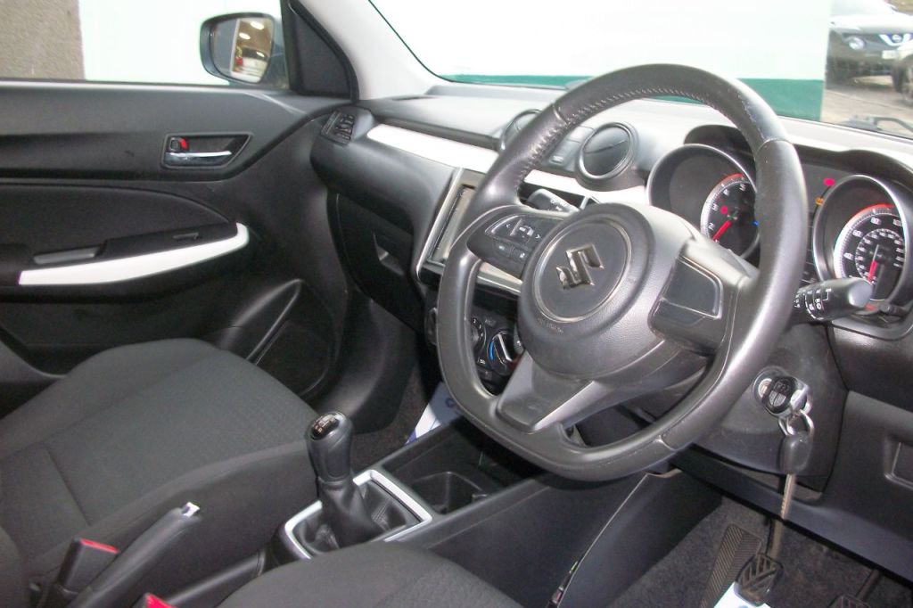 Used Suzuki Swift 2018 for sale - 77152788: Photo 3