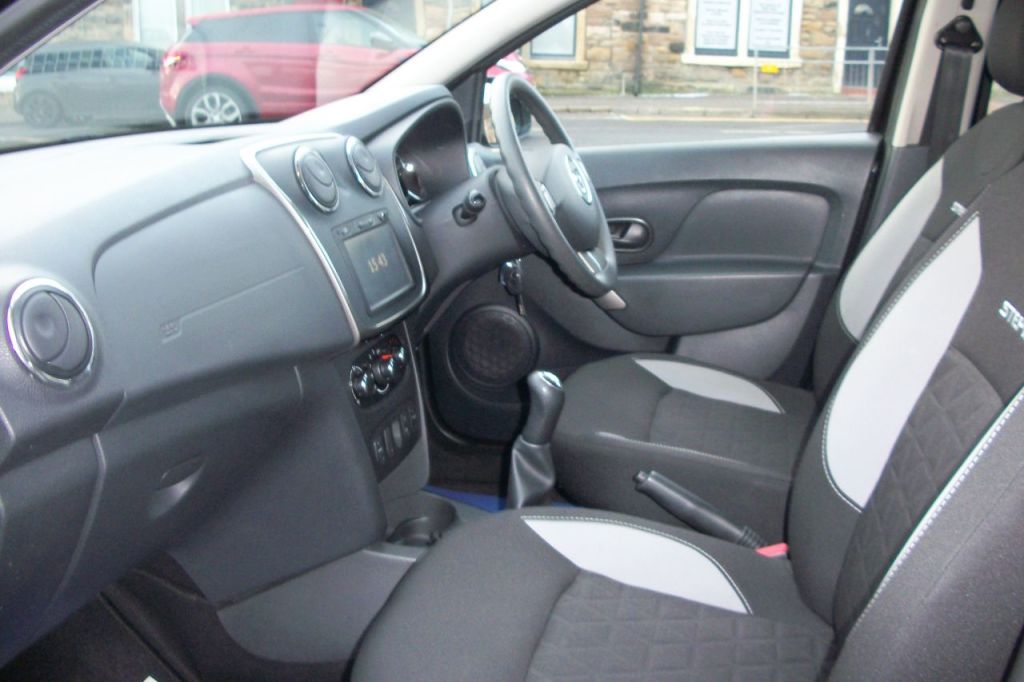 Used Dacia Sandero Stepway 2016 for sale - 77394069: Photo 11