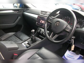 Used Skoda Superb 2018 for sale - 77878776: Photo