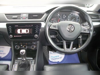 Used Skoda Superb 2018 for sale - 77878776: Photo