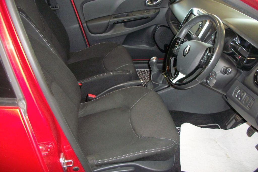 Used Renault Clio 2016 for sale - 76723506: Photo 2