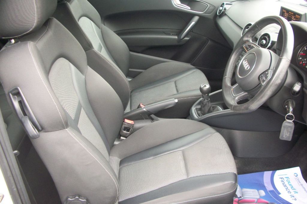 Used Audi A1 2013 for sale - 76469407: Photo 2