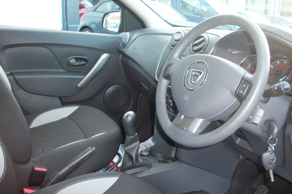 Used Dacia Sandero 2016 for sale - 76882930: Photo 3