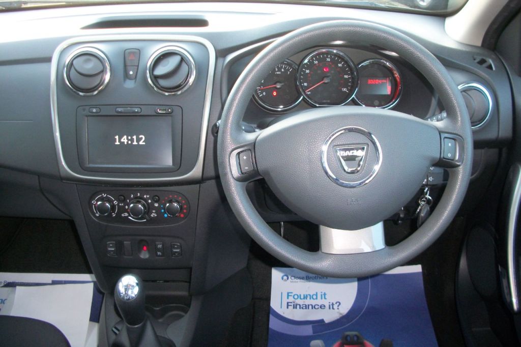 Used Dacia Sandero 2016 for sale - 76882930: Photo 4