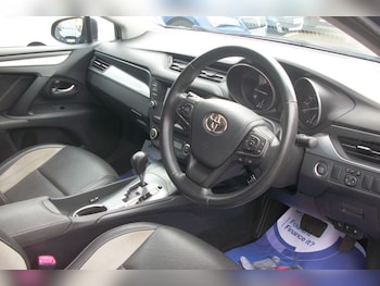 Used Toyota Avensis 2016 for sale - 77878754: Photo