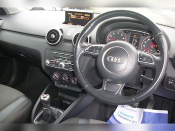 Used Audi A1 2015 for sale - 76235227: Photo 4