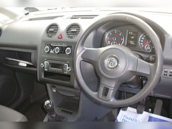 Used Volkswagen Caddy 2015 for sale - 76412308: Photo