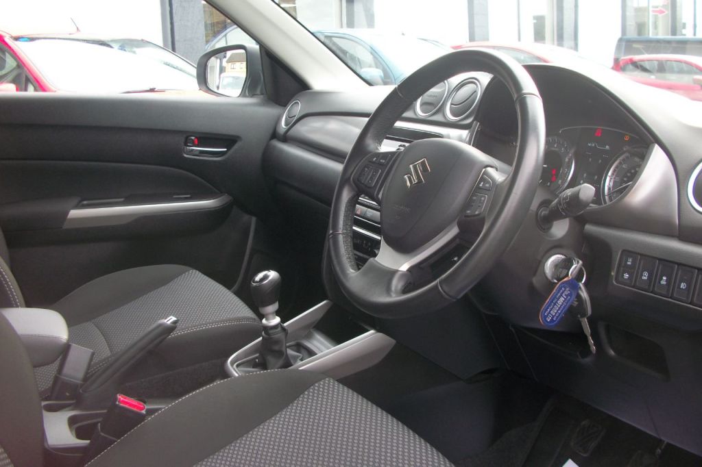 Used Suzuki Vitara 2023 for sale - 77620846: Photo 2