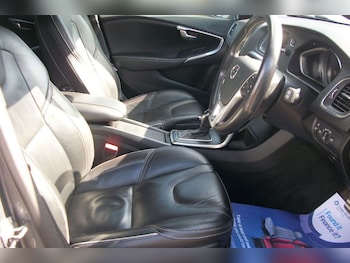 Used Volvo V40 2019 for sale - 78181924: Photo