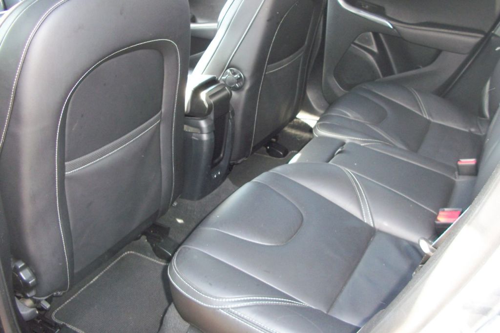 Used Volvo V40 2019 for sale - 78181924: Photo 9