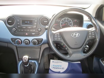 Used Hyundai i10 2015 for sale - 78329902: Photo