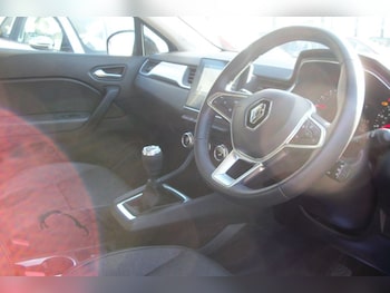 Used Renault Captur 2023 for sale - 77733520: Photo