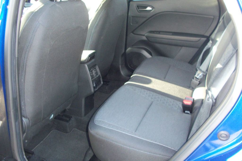 Used Renault Captur 2023 for sale - 77733520: Photo 9