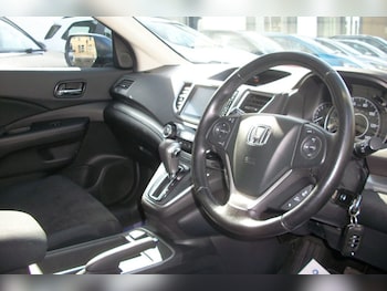 Used Honda CR-V 2017 for sale - 75936040: Photo