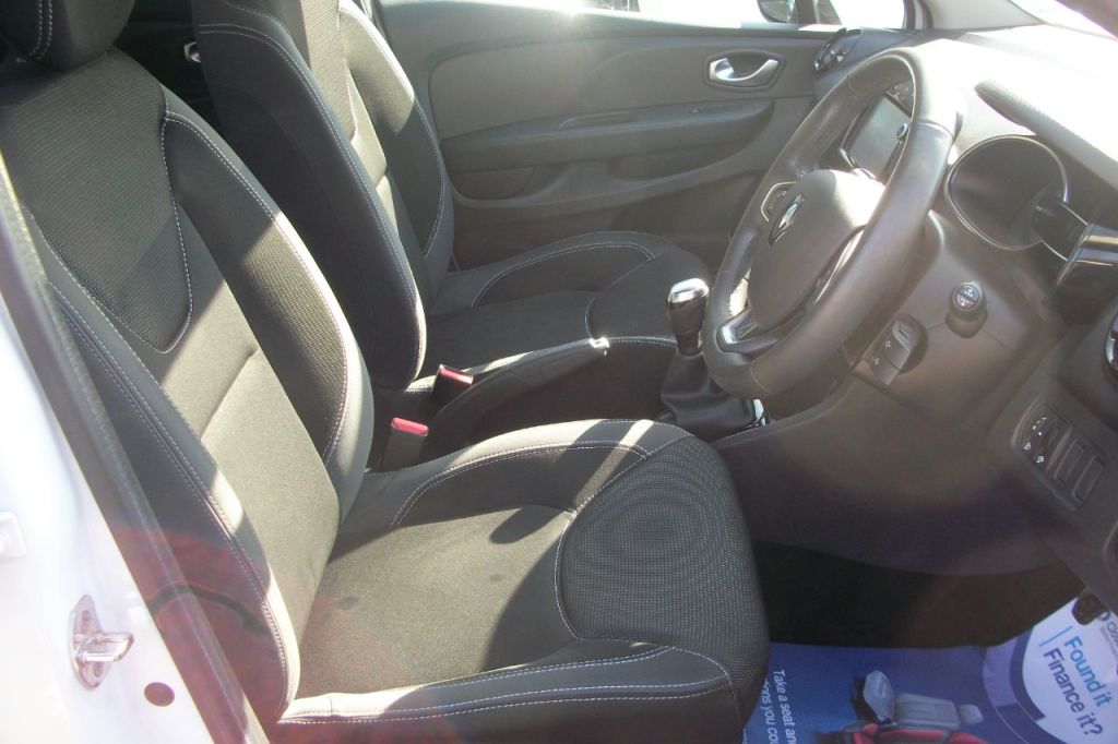 Used Renault Clio 2018 for sale - 77967801: Photo 2