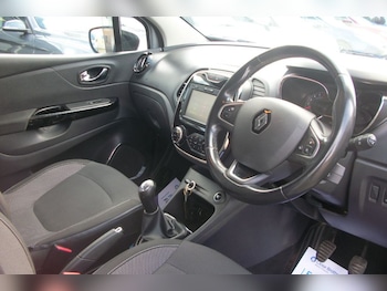 Used Renault Captur 2017 for sale - 78123878: Photo