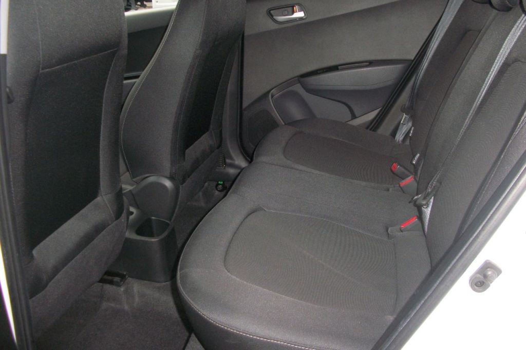 Used Hyundai i10 2018 for sale - 78123884: Photo 9