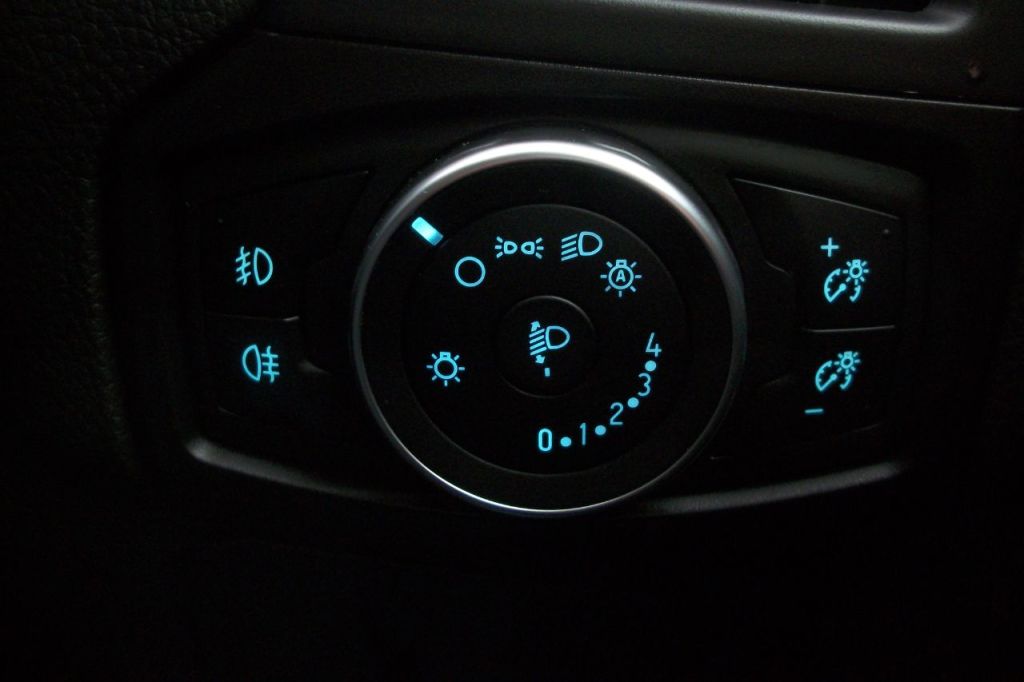 Used Ford Focus 2017 for sale - 76819841: Photo 18