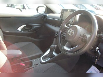 Used Toyota Yaris 2022 for sale - 77779555: Photo