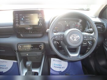 Used Toyota Yaris 2022 for sale - 77779555: Photo