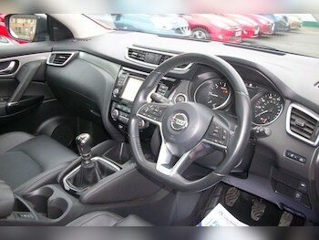 Used Nissan Qashqai 2017 for sale - 77506565: Photo