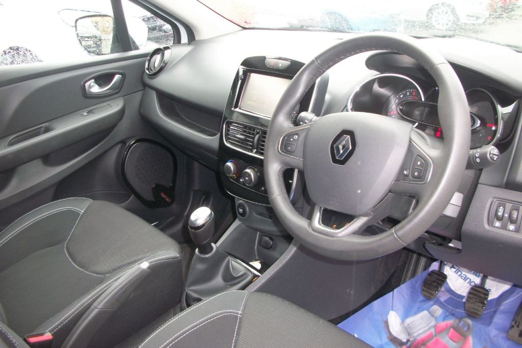 Used Renault Clio 2018 for sale - 76105188: Photo 3