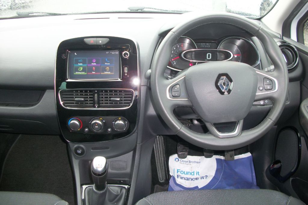 Used Renault Clio 2018 for sale - 76105188: Photo 4