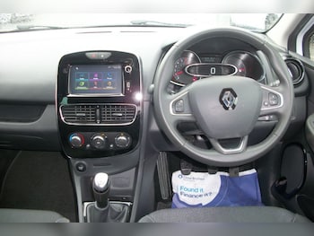 Used Renault Clio 2018 for sale - 76105188: Photo 4