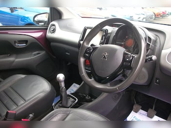 Used Peugeot 108 2015 for sale - 76209933: Photo