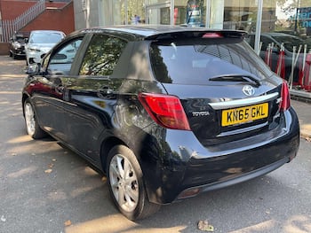 Used Toyota Yaris 2015 for sale - 79822475: Photo