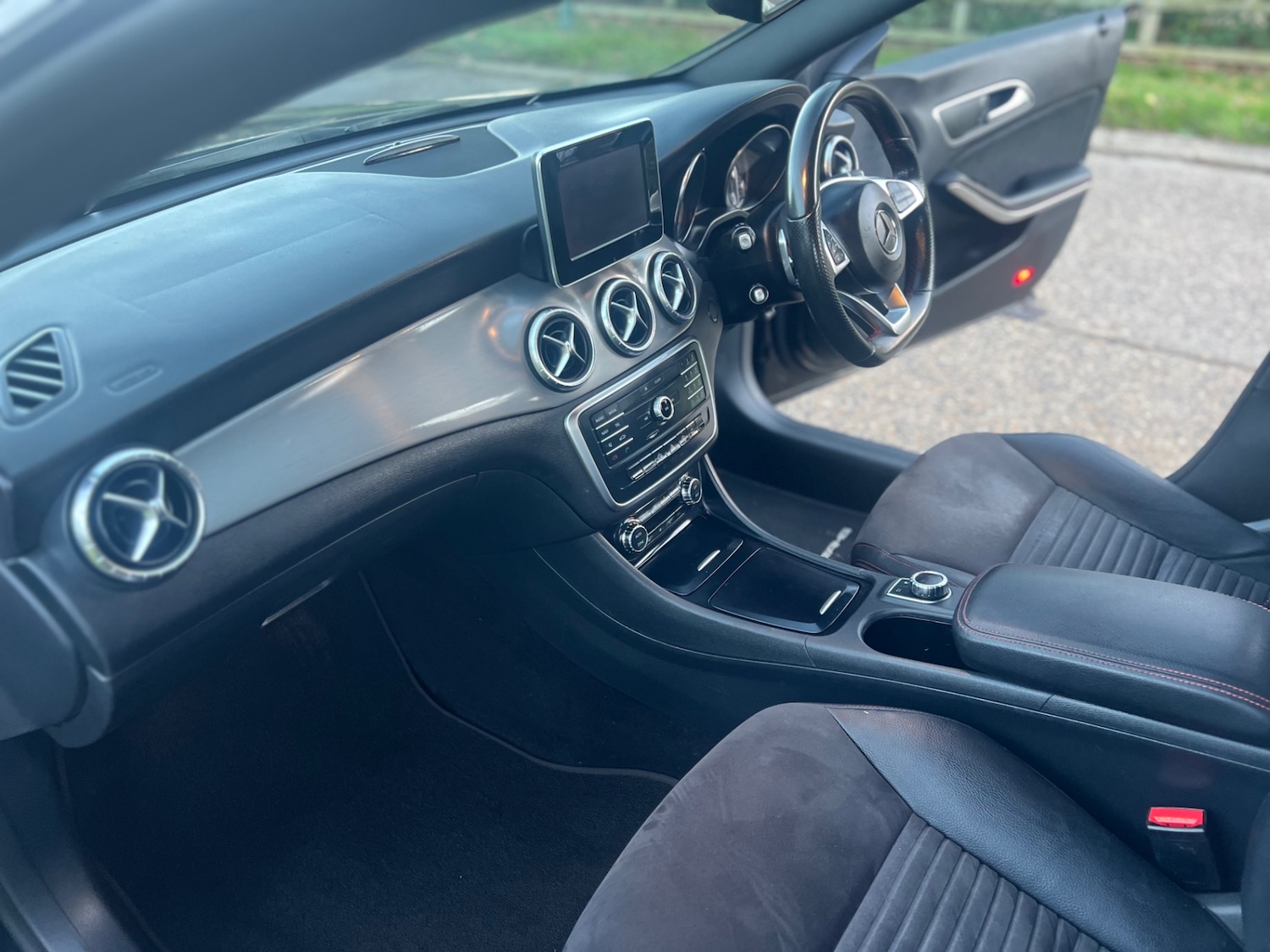 Used Mercedes-Benz CLA 2015 for sale - 76831721: Photo 24