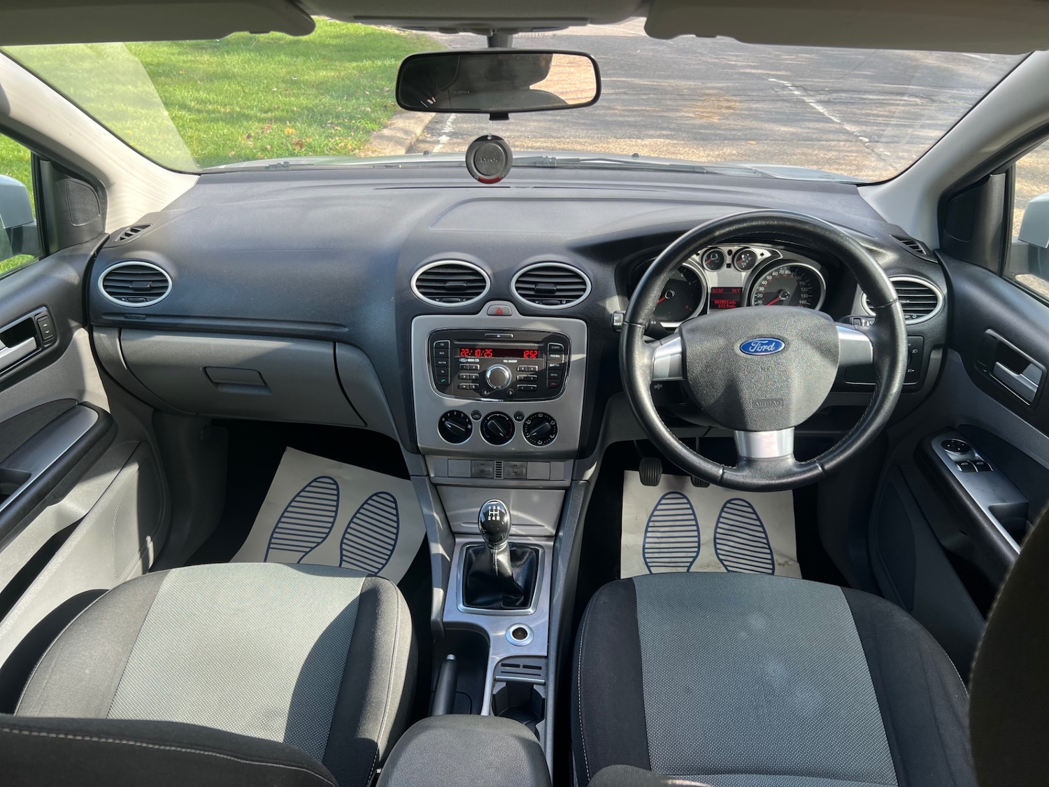 Used Ford Focus 2010 for sale - 76348672: Photo 25