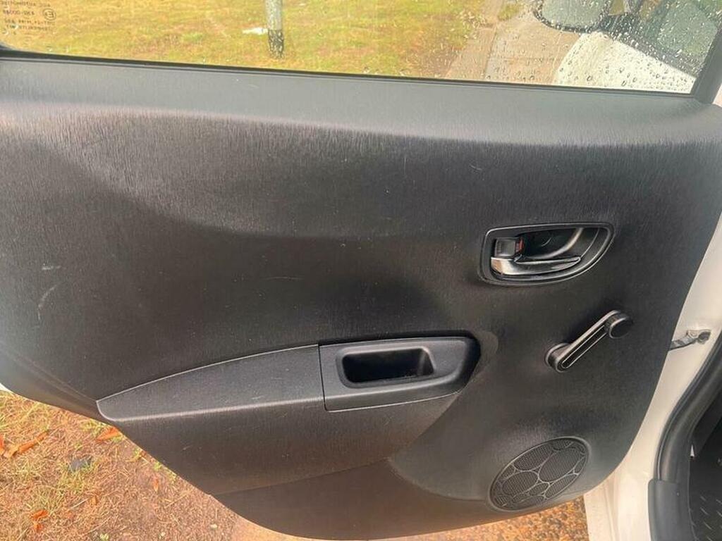 Used Toyota Yaris 2012 for sale - 76161696: Photo 24
