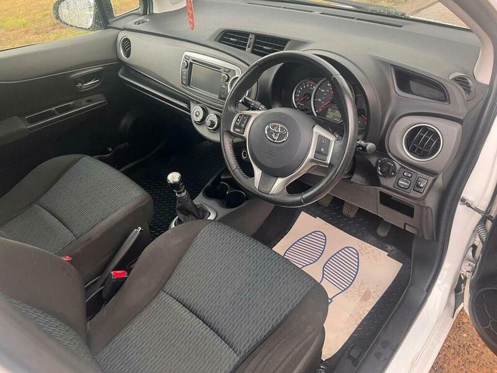 Used Toyota Yaris 2012 for sale - 76161696: Photo 8