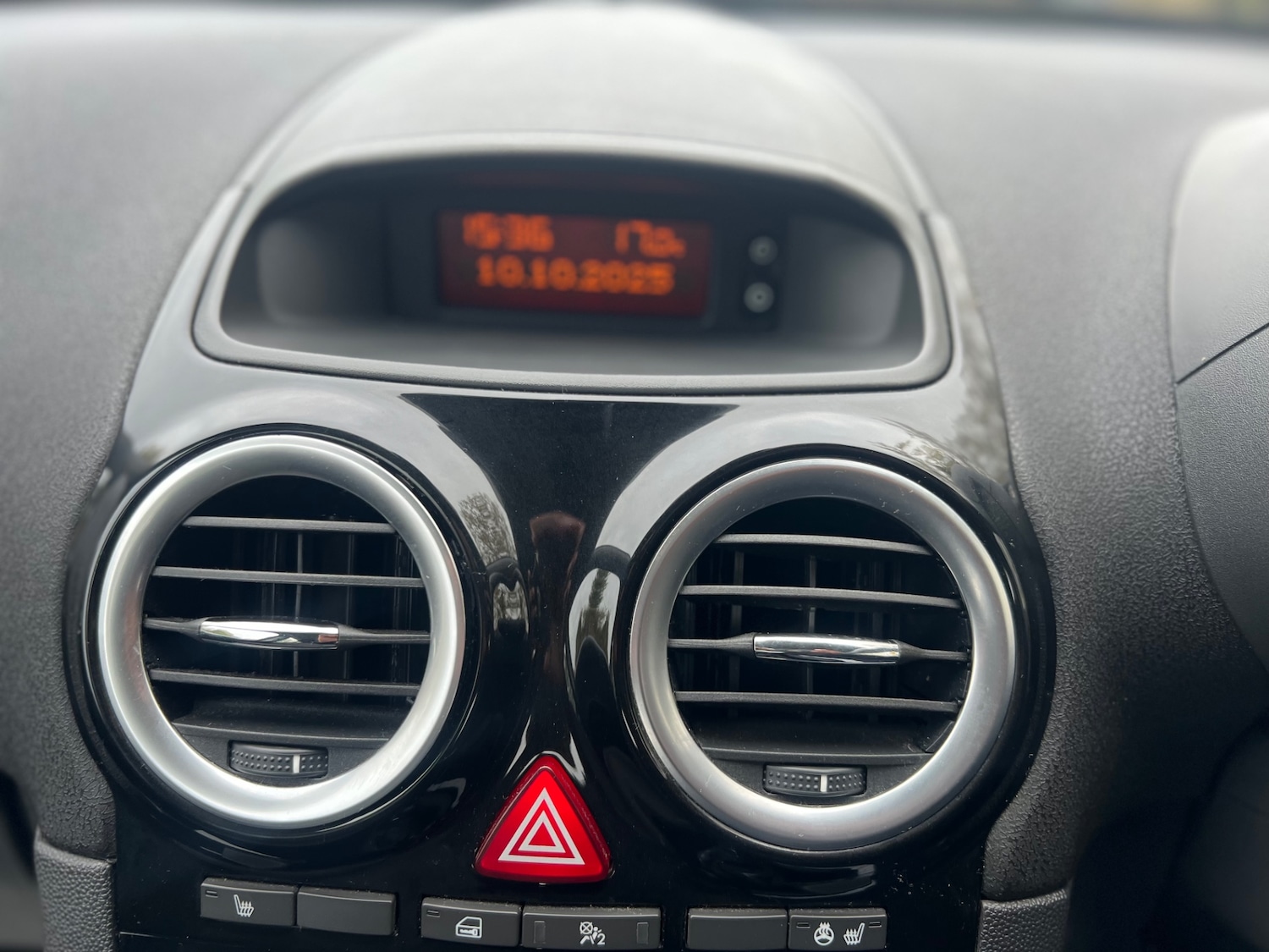 Used Vauxhall Corsa 2014 for sale - 77306376: Photo 37