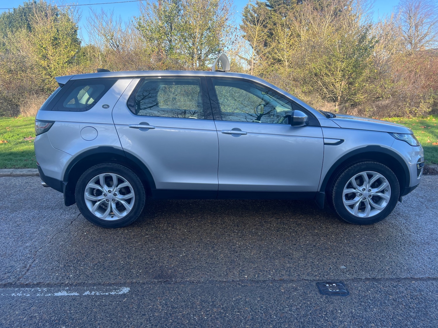 Used Land Rover Discovery Sport 2016 for sale - 76830630: Photo 8