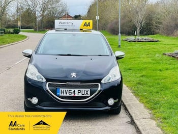 Used Peugeot 208 2014 for sale - 79647309: Photo
