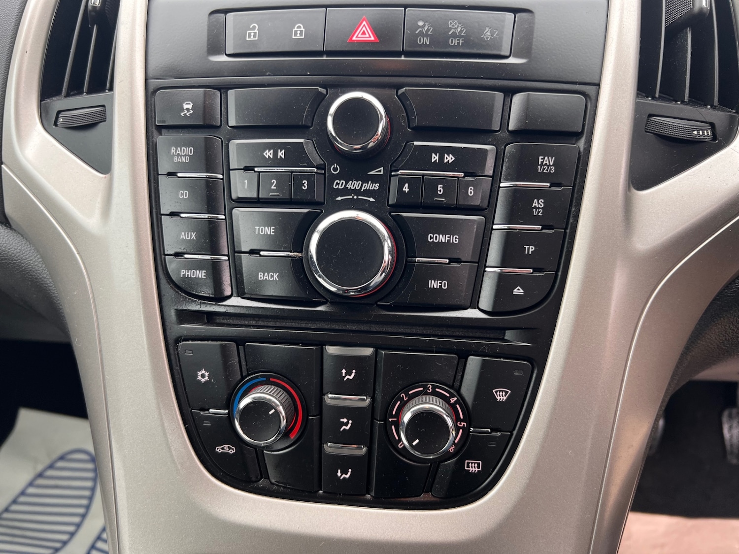 Used Vauxhall Astra 2014 for sale - 77767012: Photo 32