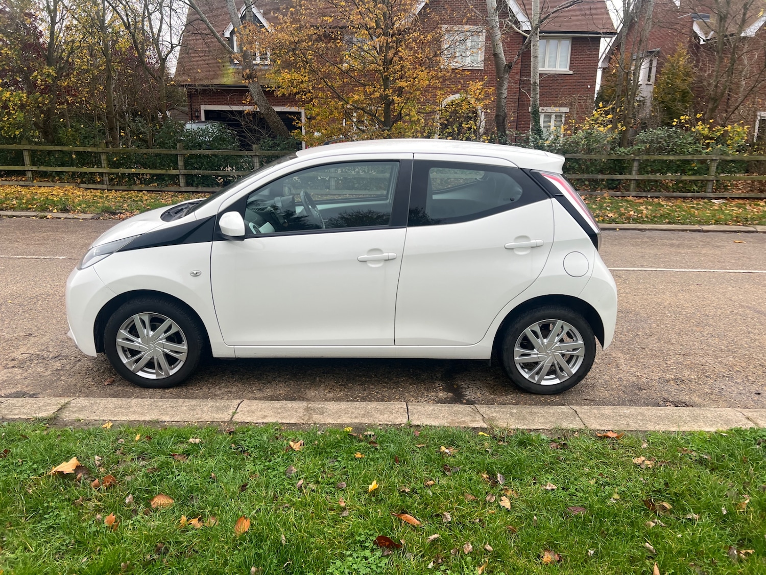 Used Toyota AYGO 2014 for sale - 76575289: Photo 13