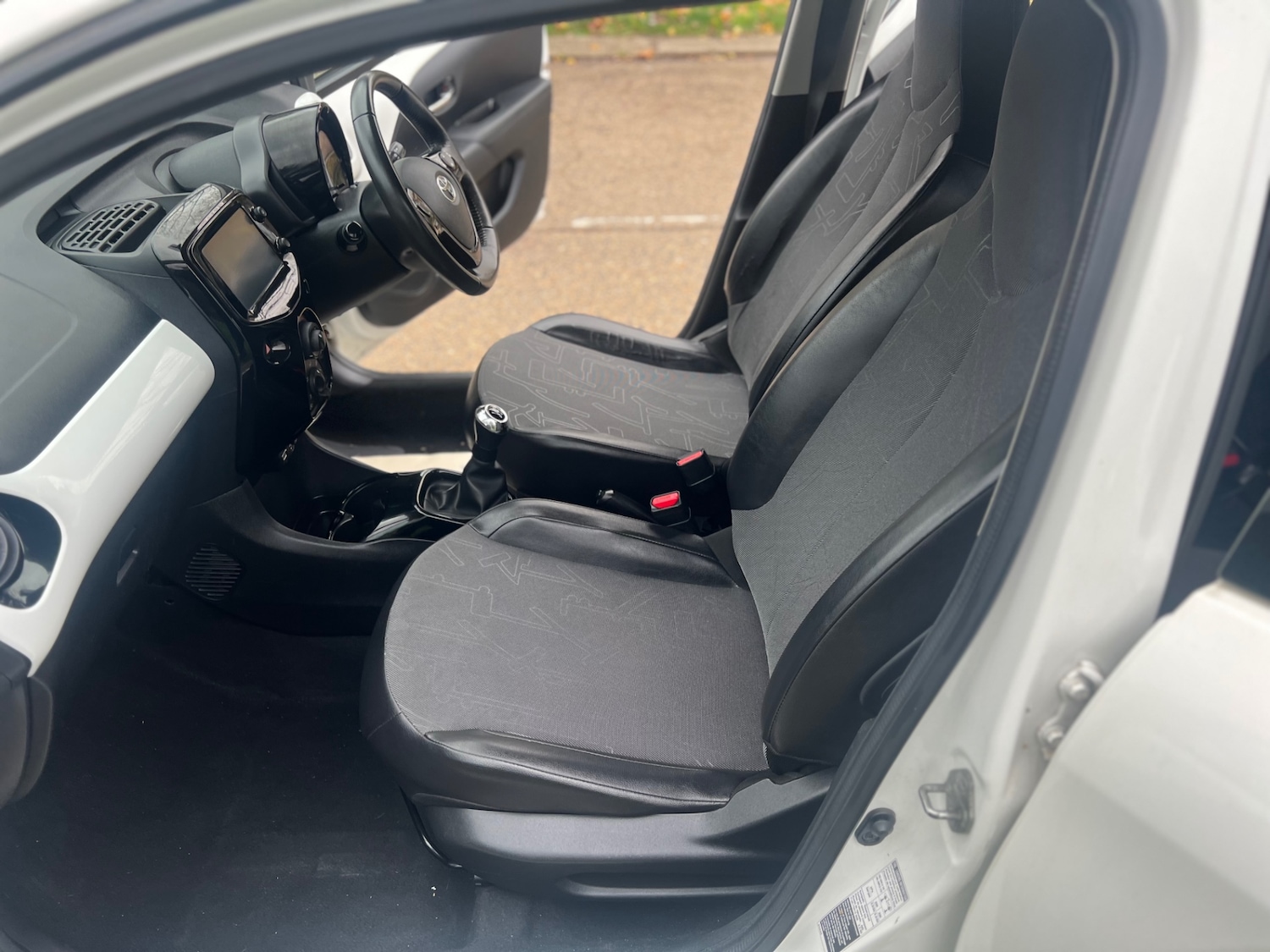 Used Toyota AYGO 2014 for sale - 76575289: Photo 24