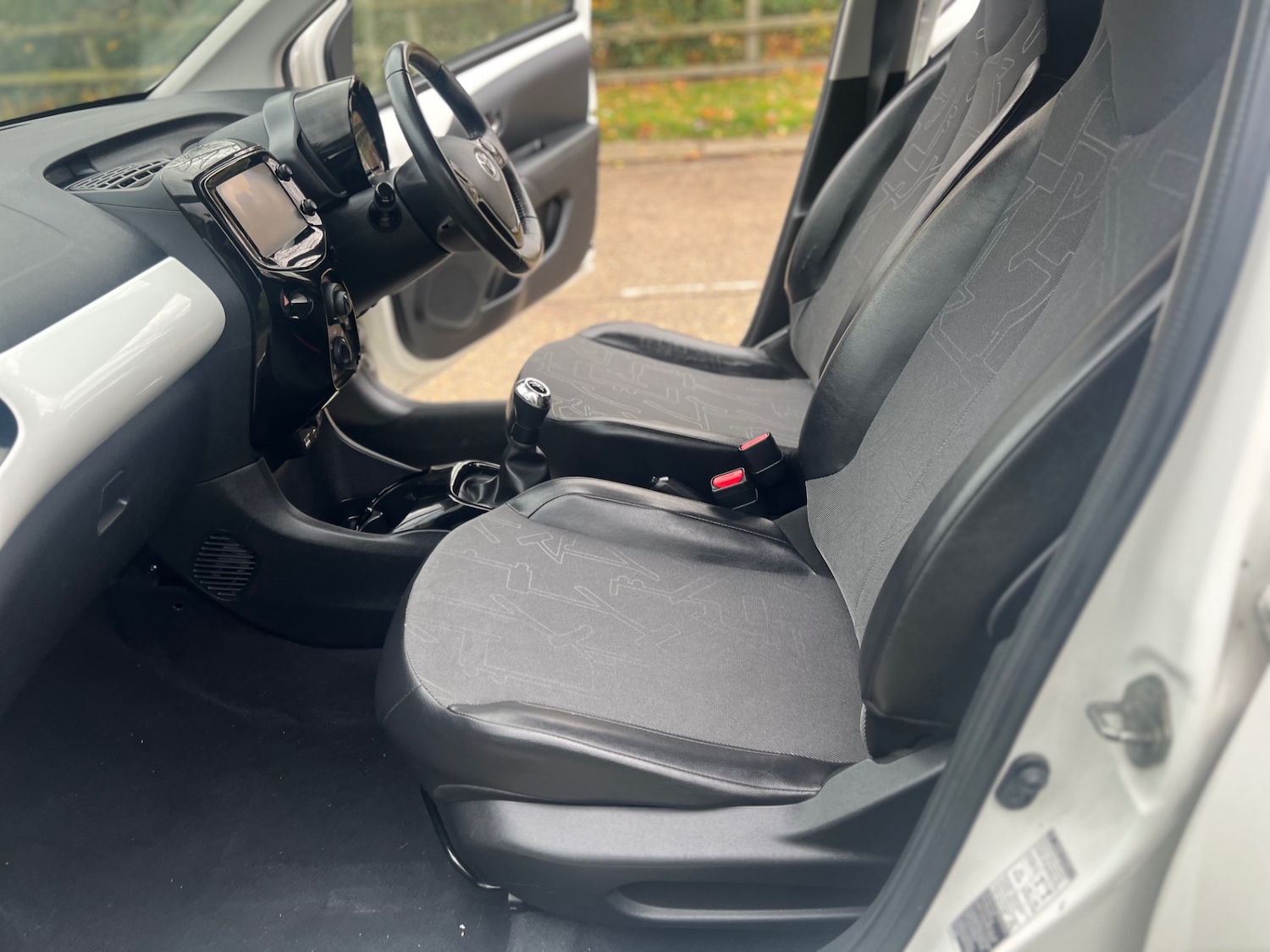 Used Toyota AYGO 2014 for sale - 76575289: Photo 25