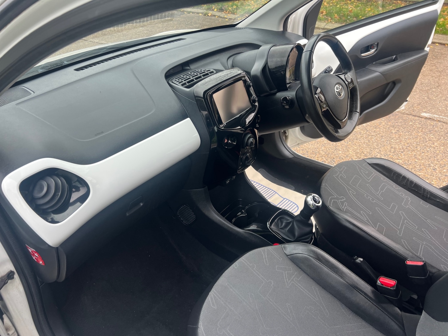 Used Toyota AYGO 2014 for sale - 76575289: Photo 26