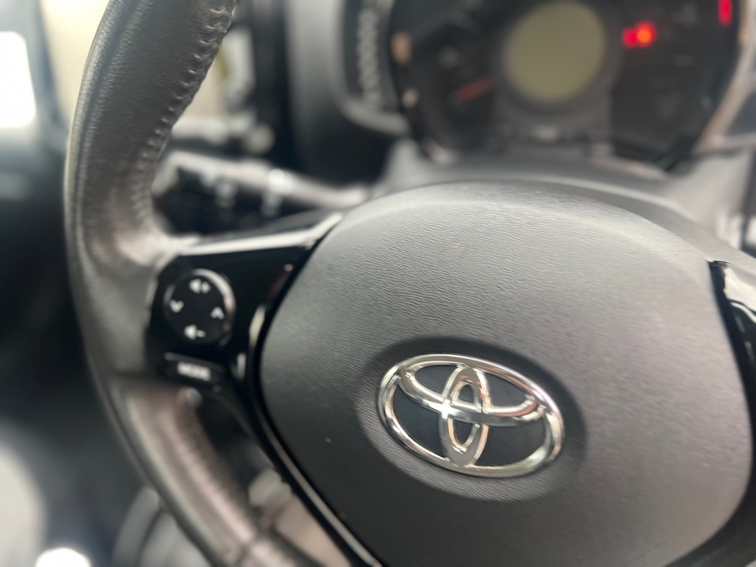 Used Toyota AYGO 2014 for sale - 76575289: Photo 29