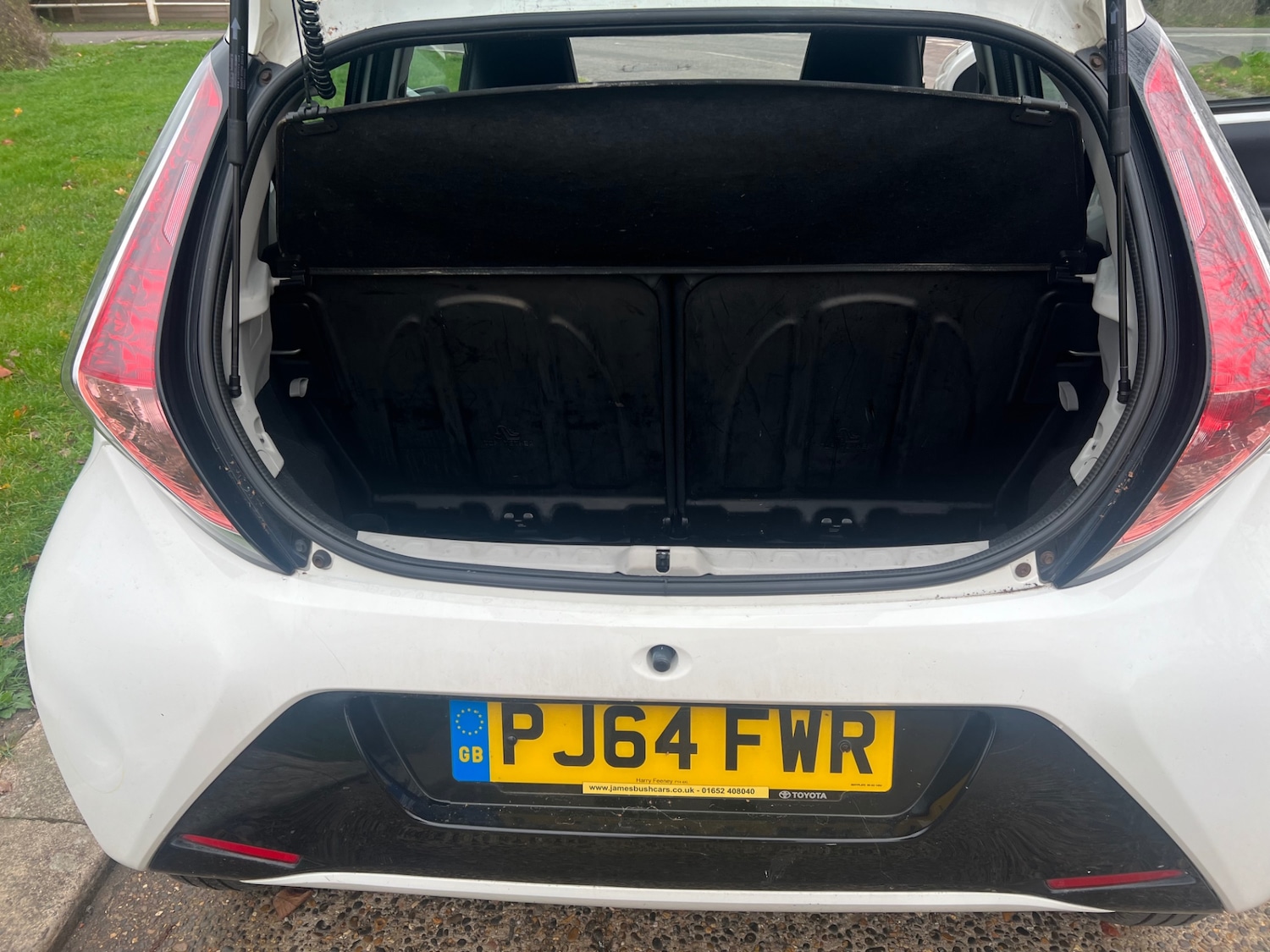 Used Toyota AYGO 2014 for sale - 76575289: Photo 30