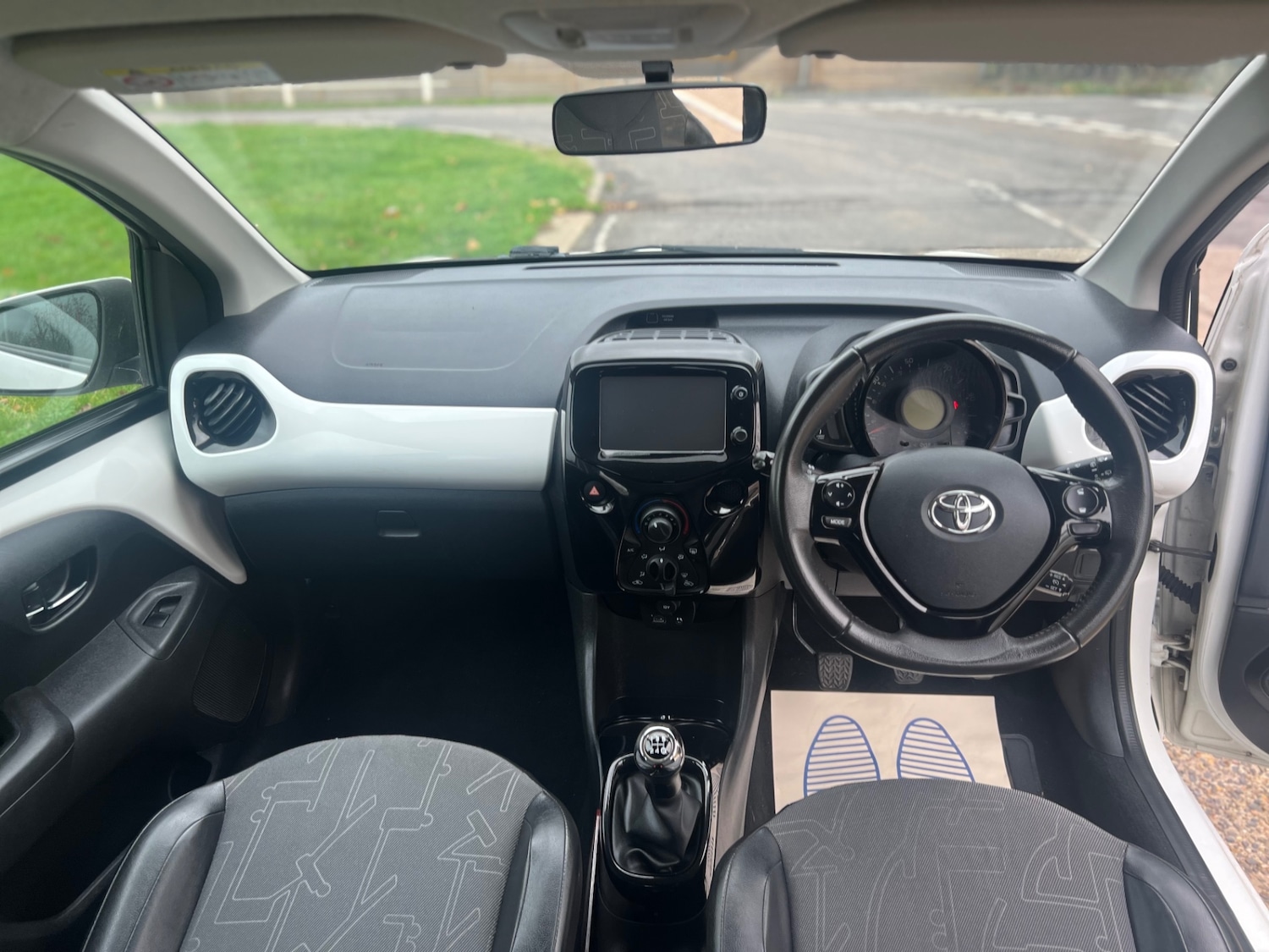 Used Toyota AYGO 2014 for sale - 76575289: Photo 31