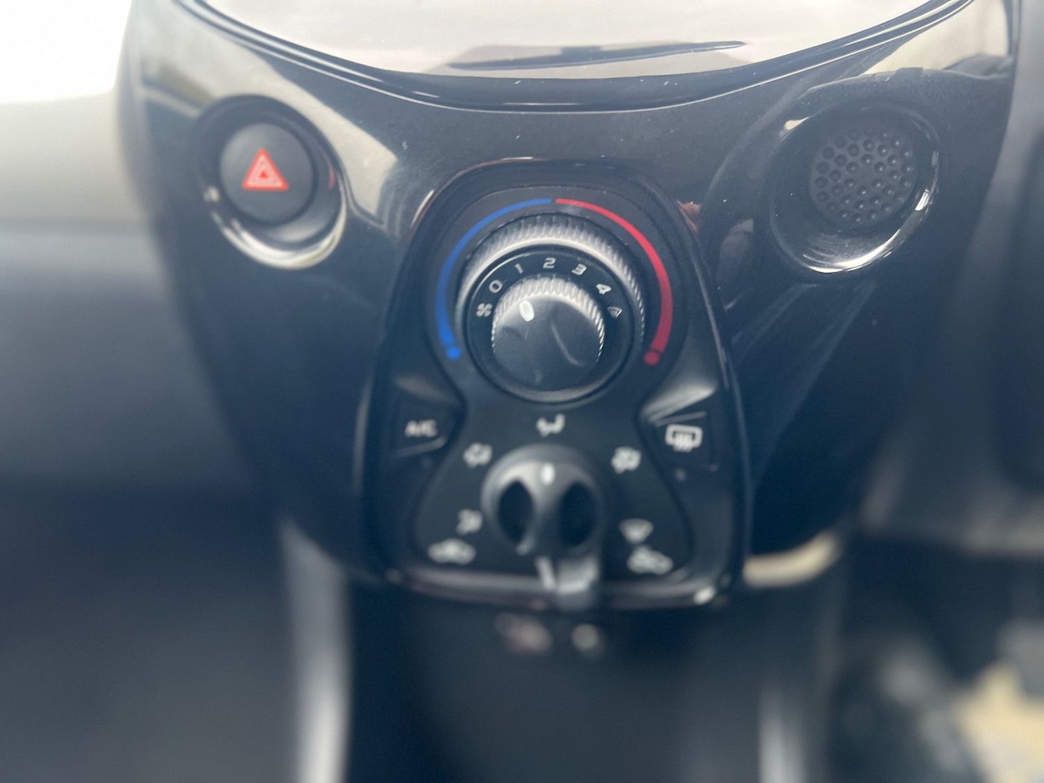 Used Toyota AYGO 2014 for sale - 76575289: Photo 35