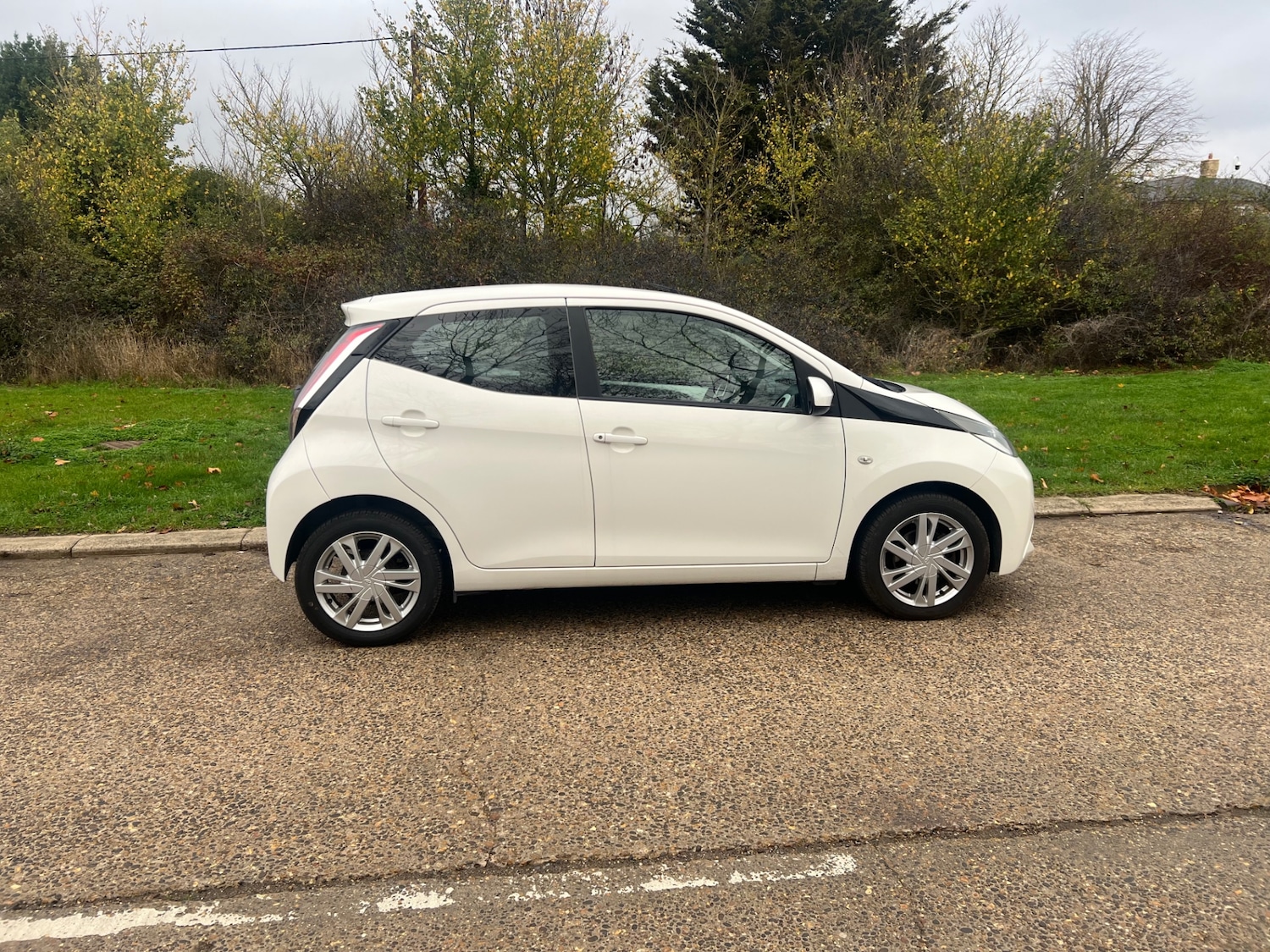 Used Toyota AYGO 2014 for sale - 76575289: Photo 8