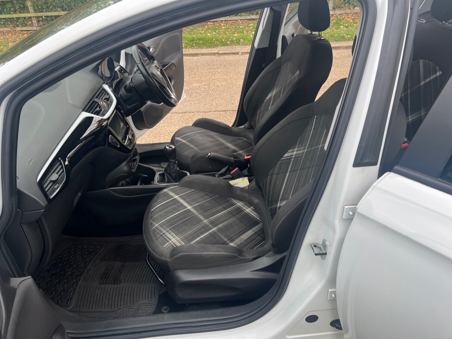 Used Vauxhall Corsa 2016 for sale - 76397256: Photo 25